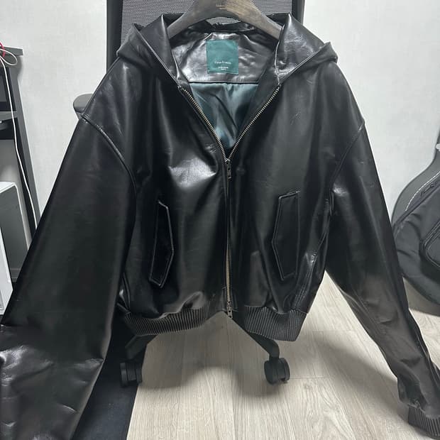 언더마이카 오버사이즈 크롭 카우하이드 후디드 봄버 1사이즈