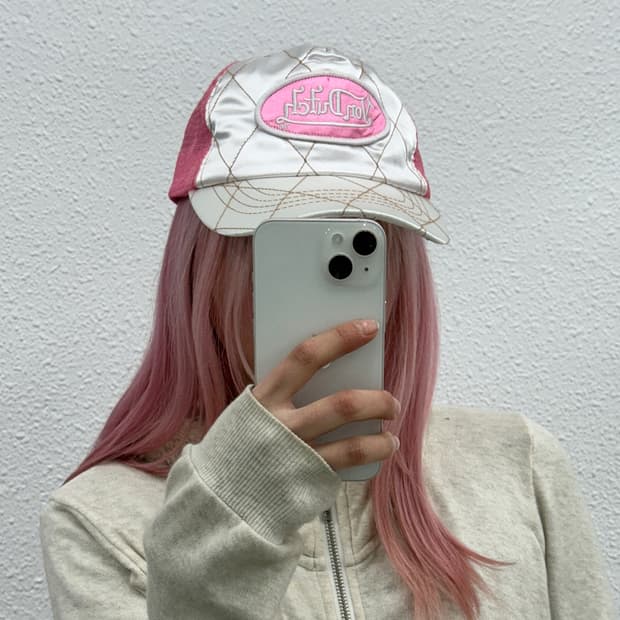 본더치 y2k 핑크 바비인형 화이트 새틴 볼캡