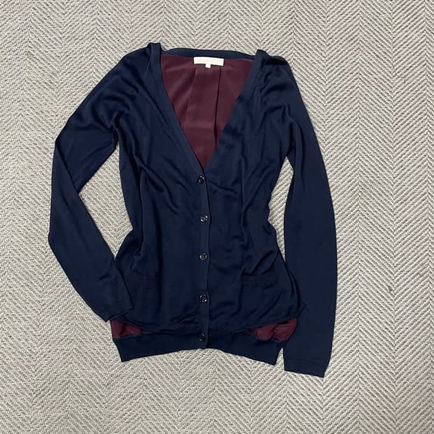 아떼바네사브루노 실크 배색 가디건 v0031