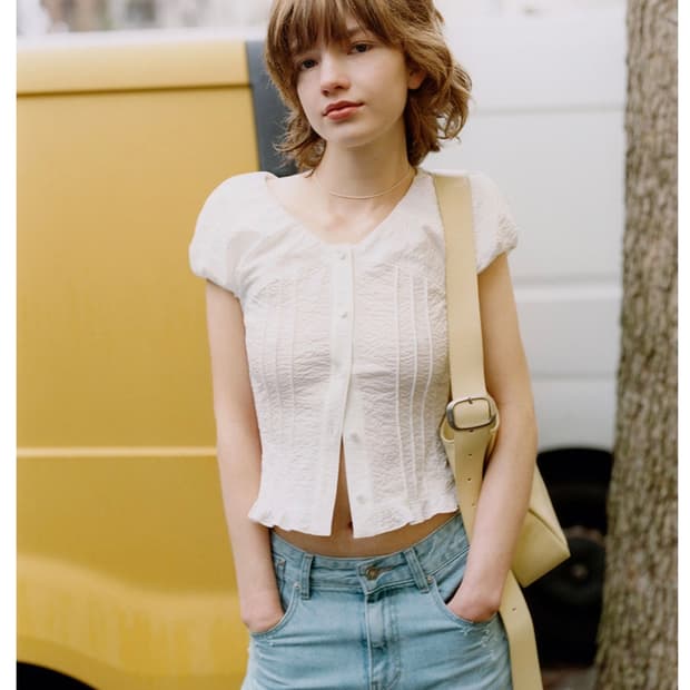 Raive 레이브 핀턱 브이넥 블라우스