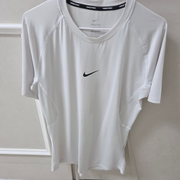 나이키 프로 기능성 반팔 105