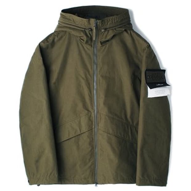 스톤아일랜드 고스트피스 다크올리브 인슐레이트 자켓 급처 합니다