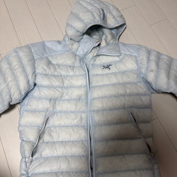 아크테릭스 경량패딩