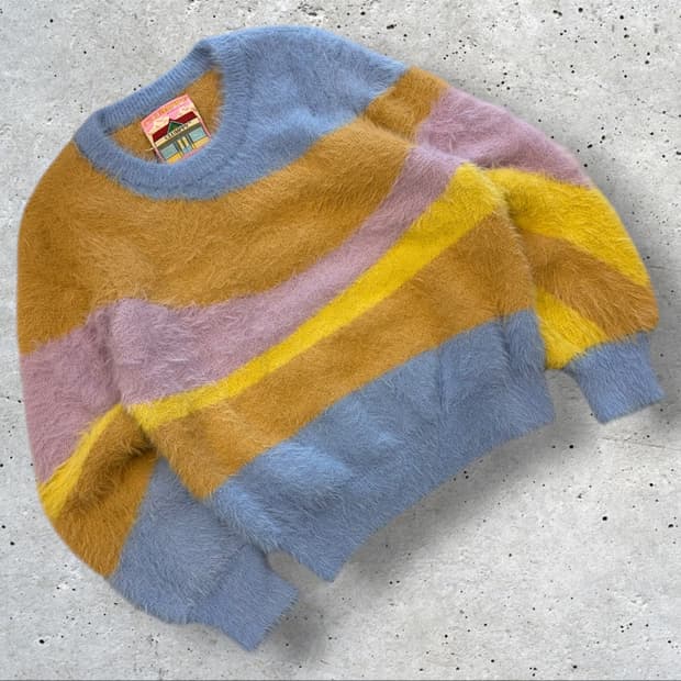 [OS] CLUMPPY 위글위글 스트라이프 패턴 니트 D687