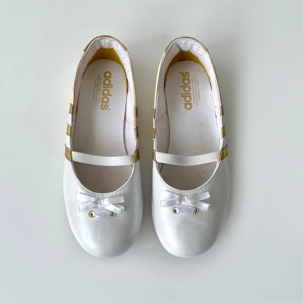 Adidas 00s ribbon 𝜗𝜚 flats