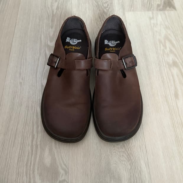 닥터마틴 페트리샤 브라운 260