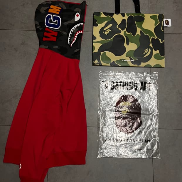 베이프 레드 반카모 샤크 후드집업