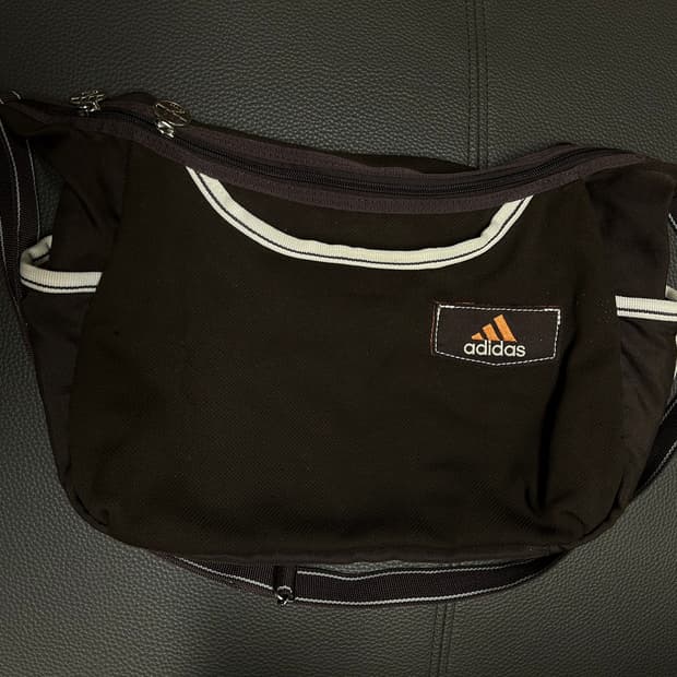 빈티지 아디다스 고동색 크로스백 가방