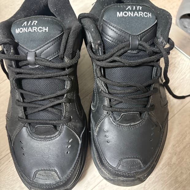 나이키 에어모나크260