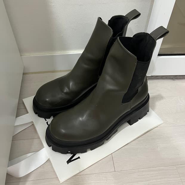 (240) 자라 청키 플랫폼 첼시부츠 (카키)