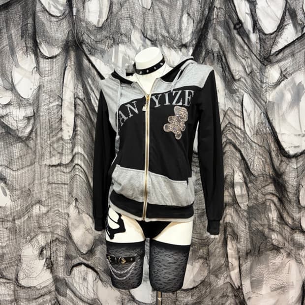 Y2K lettering cubic bear hoodie zip up