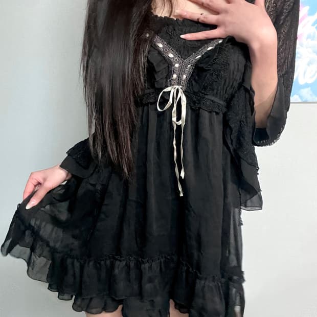 엑시즈팜 엔틱 에스닉 나비 자수 레이스 슬리브리스 쉬폰 블랙 원피스