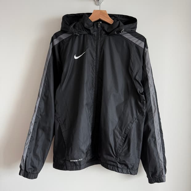 나이키(NIKE) 스톰핏 바람막이 윈드브레이커