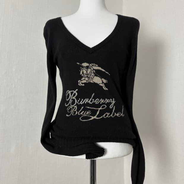 버버리 블루라벨 브이넥 니트