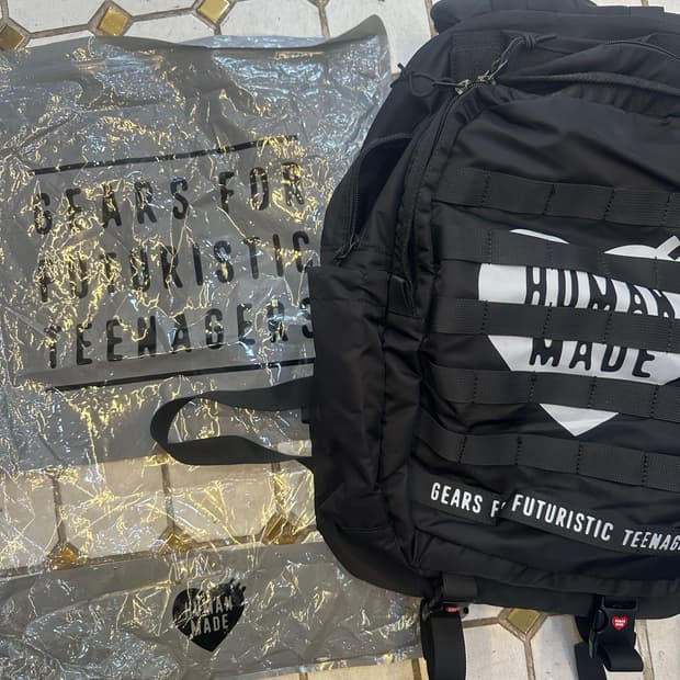 휴먼메이드 블랙 백팩