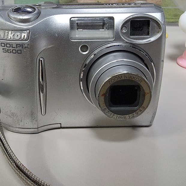 니콘 쿨픽스 5600 빈티지 디지털카메라