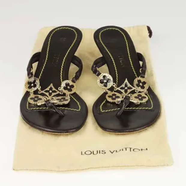 특가세일!(정품)루이비통 모노그램 콰트레포일 골드메탈체인 가죽 뮬 샌들