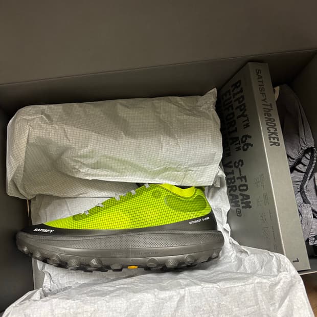 Satisfy The Rocker US 9.5 (275)