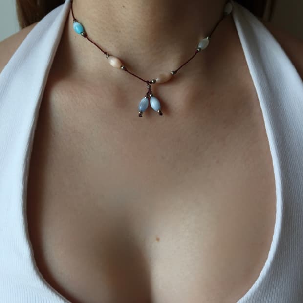 blue petal necklace