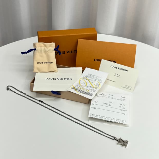 루이비통 모노그램 로우 목걸이 (풀박스)