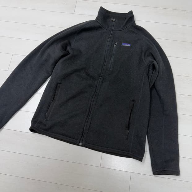 파타고니아 베터 집업 자켓 M 사이즈  상태 9.0/10  찢김 구멍 절