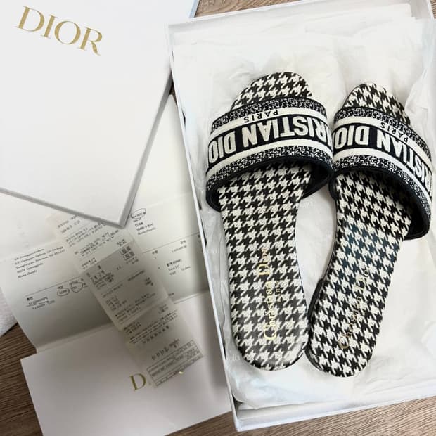 [35] 디올 디웨이 하운드투스 뮬 슬리퍼