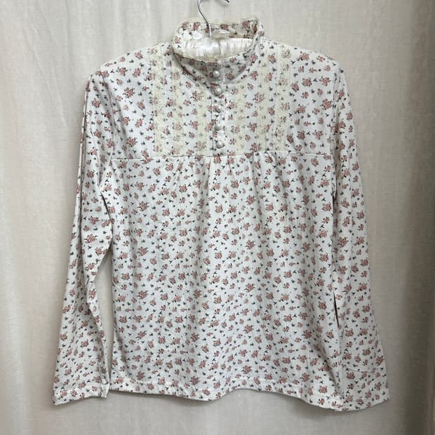 cinema club flower tee