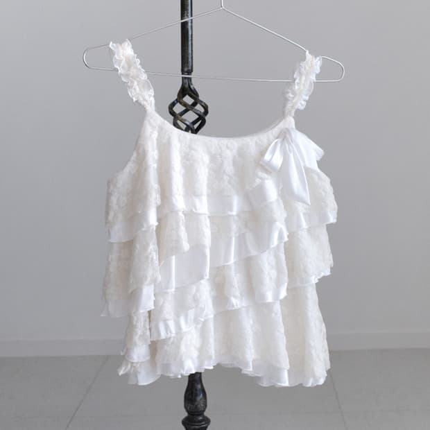 lace frill sleeveless