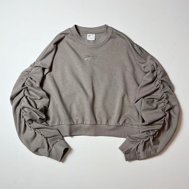 리복 REEBOK 22ss 오버핏 커버업 크롭 맨투맨 PN8753