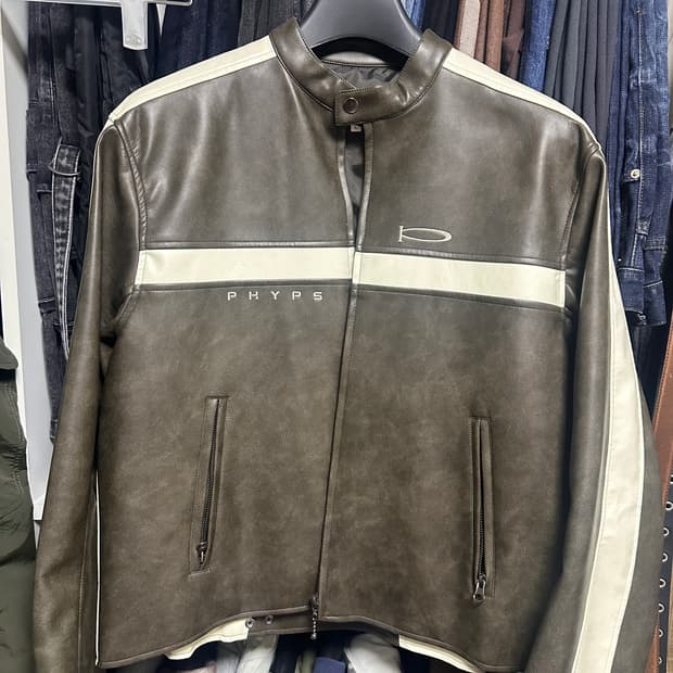 피지컬 에듀케이션 바이커 자켓