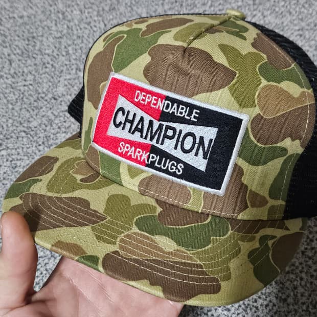 허프 HUF 카모 헤링본 메쉬 캡 (챔피언 스파크플러그 패치)