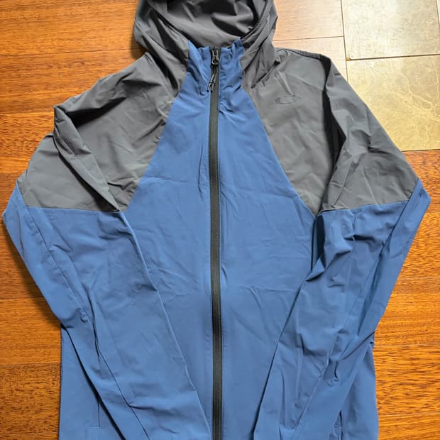 오클리 바람막이