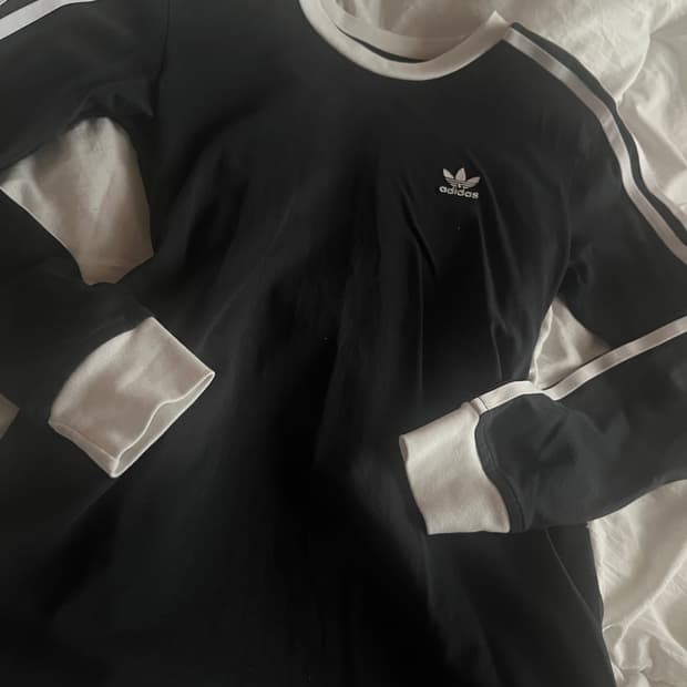 아디다스 상의