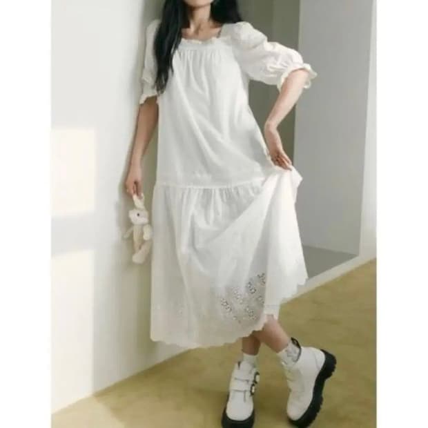 썰스데이아일랜드 화이트 펀칭 롱원피스