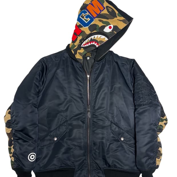 [정품] 베이프 1st 카모 샤크 ma-1 황계 후드 봄버 자켓 L