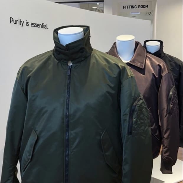 유니클로 +J 다운 오버사이즈 립 블루종 카키