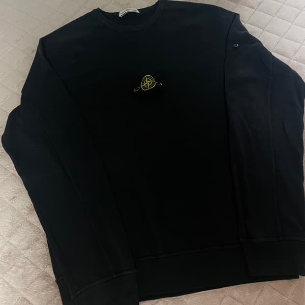 22SS 스톤 아일랜드 맨투맨 블랙 L