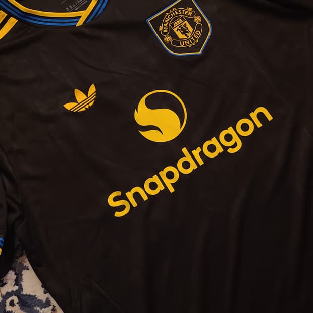 맨유 셰슈코 유니폼