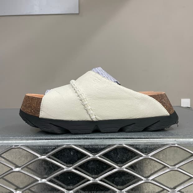 어그 썬스킵 슬라이드 250