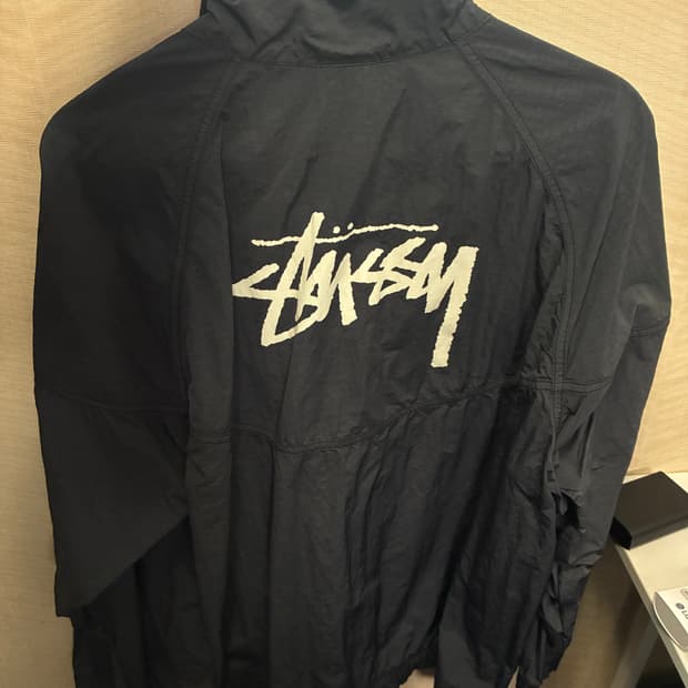 나이키x스투시 윈드러너 바람막이