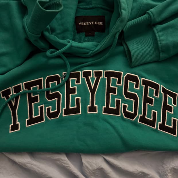 Yeseyesee green 후드티