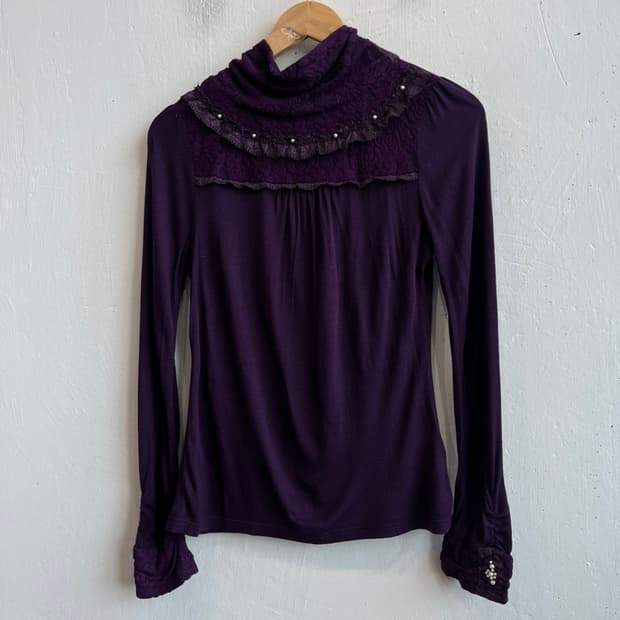 액시즈팜 레이스 터틀넥 롱슬리브 탑 