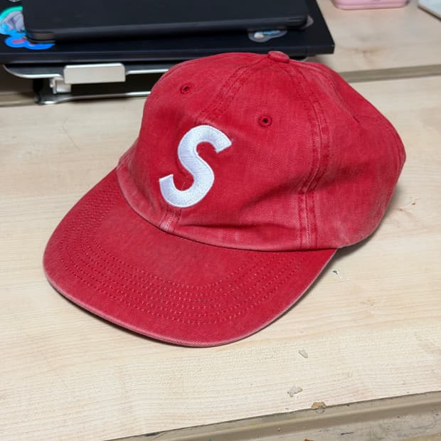 슈프림 S로고 6패널 볼캡 레드