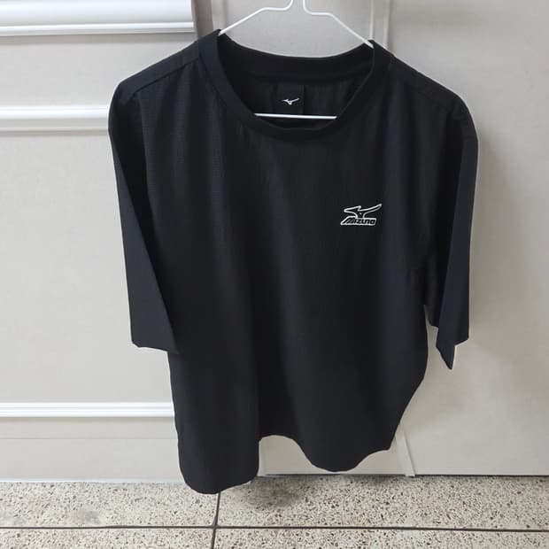 미즈노 블랙 시어서커 반팔 티셔츠 110