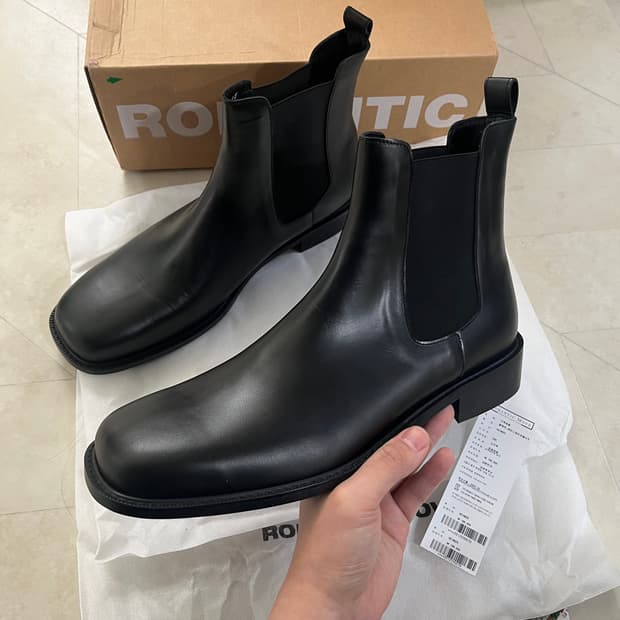 새상품(285) 로맨틱무브 셀렉션 스퀘어토 첼시부츠 블랙