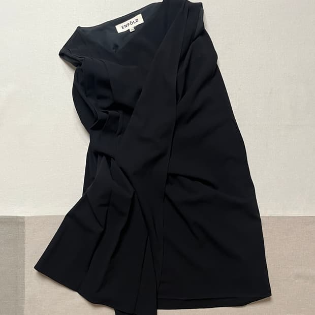 엔폴드 드레이프 슬리브리스 원피스 enfold dress