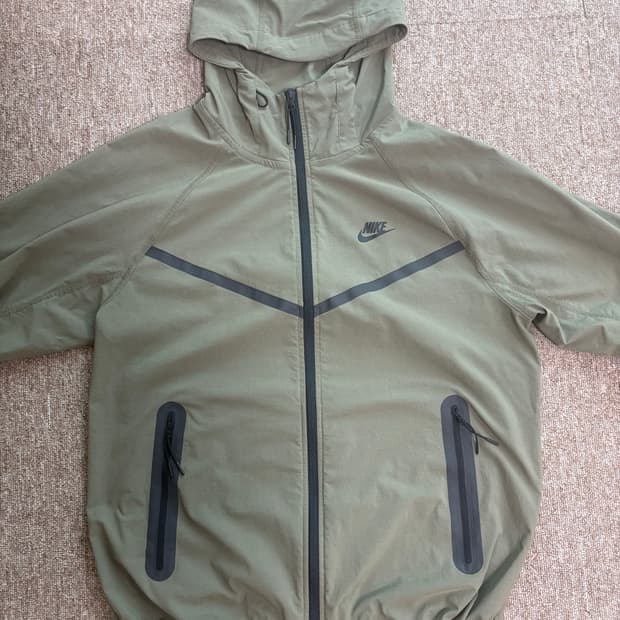 나이키 테크 윈드러너 올리브 블랙 M 사이즈