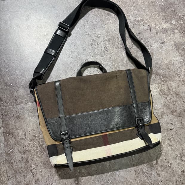 버버리 크로스백 숄더백
