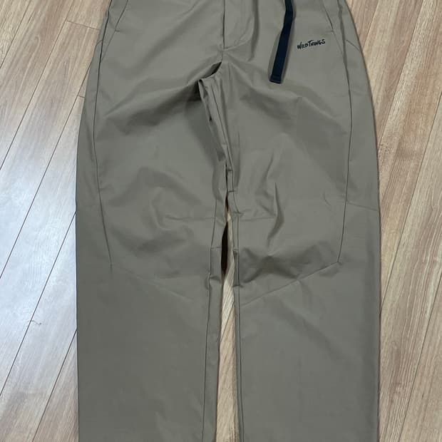 와일드띵스 윌드 쉘 와이드 팬츠 베이지