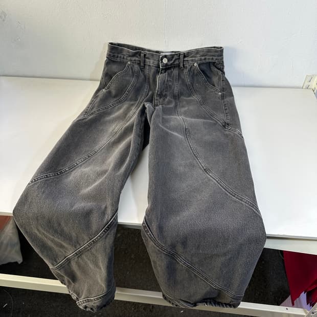 M 세인트마틴 그레이 빈티지워시드 세미와이드핏 데님팬츠